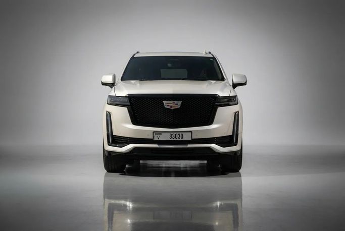 Cadillac Escalade V, 2024 رجال الأعمال دفع رباعي 5 أبواب للتأجير في في دبي من Rotana Star Rent a Car، اللون أبيض | AUTO.AE