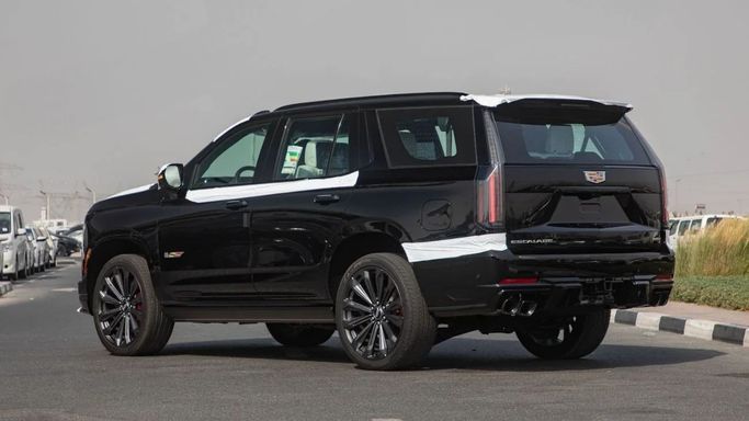 Новый Cadillac Escalade ESV V Рестайлинг, 6.2 л, 2025 в Дубае от Dresden Motors Черный цвет. GCC | AUTO.AE