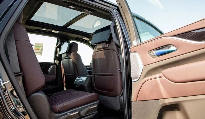 Новый Cadillac Escalade 600 V Рестайлинг, 6.2 л, 2024 в Дубае от Dresden Motors Черный цвет. GCC | AUTO.AE