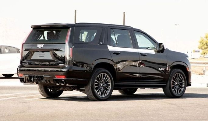 Новый Cadillac Escalade 600 V Рестайлинг, 6.2 л, 2024 в Дубае от Dresden Motors Черный цвет. GCC | AUTO.AE
