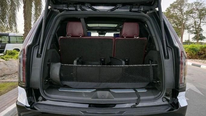 Новый Cadillac Escalade 600 V Рестайлинг, 6.2 л, 2025 в Дубае от Laith Alobaidi Motors Черный цвет. GCC | AUTO.AE