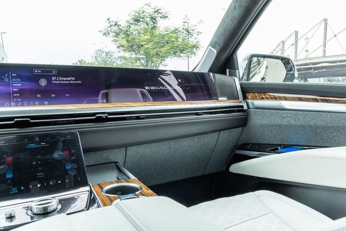 Новый Cadillac Escalade 600 V Рестайлинг, 6.2 л, 2025 в Дубае от Laith Alobaidi Motors Черный цвет. GCC | AUTO.AE