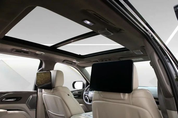 Used Cadillac Escalade V, 6.2 l, 2022 in Dubai by Mohammad Alkarak Motors, Black color. GCC Specs | AUTO.AE