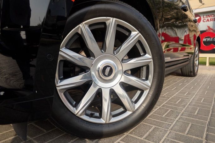 Used Cadillac Escalade V, 6.2 l, 2021 in Dubai by Linda Cars, Black color. GCC Specs | AUTO.AE