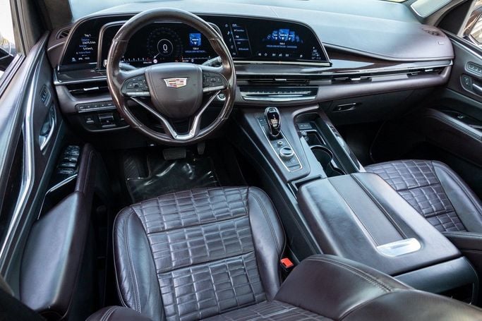 Used Cadillac Escalade V, 6.2 l, 2021 in Dubai by Linda Cars, Black color. GCC Specs | AUTO.AE