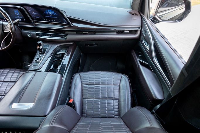 Used Cadillac Escalade V, 6.2 l, 2021 in Dubai by Linda Cars, Black color. GCC Specs | AUTO.AE