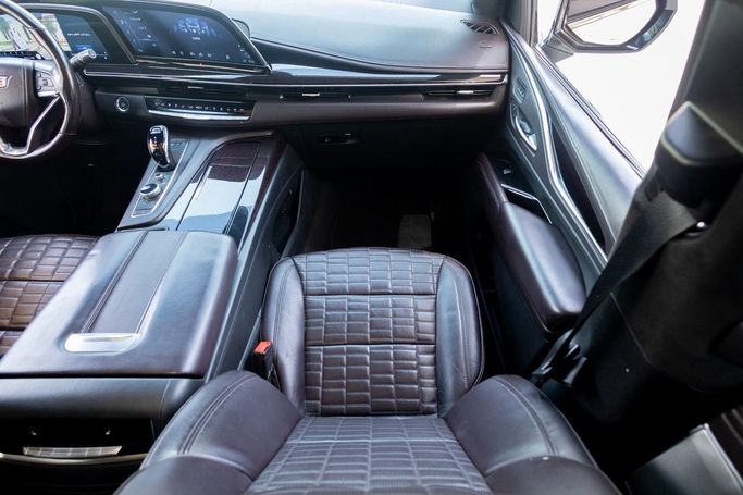 Used Cadillac Escalade V, 6.2 l, 2021 in Dubai by Linda Cars, White color. GCC Specs | AUTO.AE
