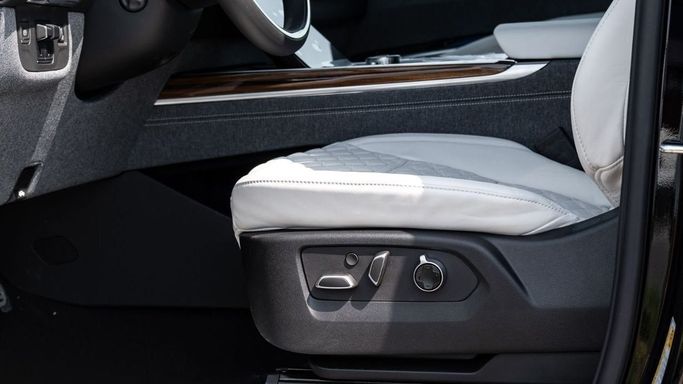 New Cadillac Escalade ESV V Facelift, 6.2 l, 2025 in Dubai by Altass Motors, Black color. Other | AUTO.AE