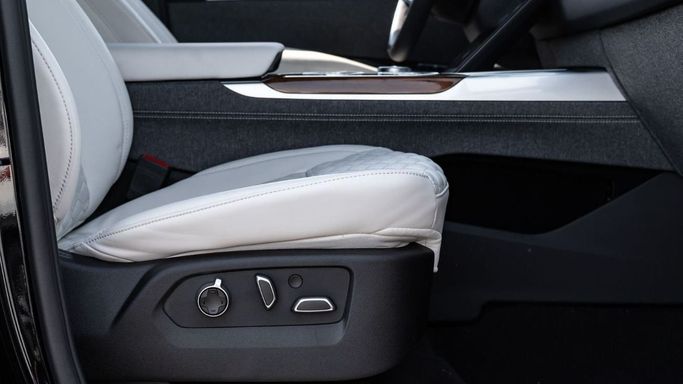 New Cadillac Escalade ESV V Facelift, 6.2 l, 2025 in Dubai by Altass Motors, Black color. Other | AUTO.AE