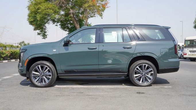 Новый Cadillac Escalade 600 V Рестайлинг, 6.2 л, 2025 в Дубае от Najem Motors Серый цвет. GCC | AUTO.AE