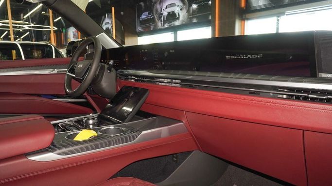 New Cadillac Escalade 600 V Facelift, 6.2 l, 2025 in Dubai by Najem Motors, Black color. GCC Specs | AUTO.AE