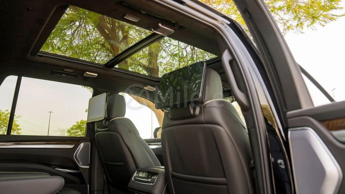 Новый Cadillac Escalade 600 V Рестайлинг, 6.2 л, 2025 в Дубае от Milele Черный цвет. Other | AUTO.AE