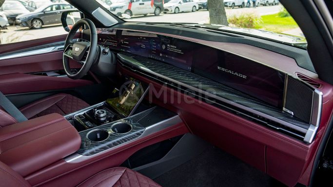 Новый Cadillac Escalade 600 V Рестайлинг, 6.2 л, 2025 в Дубае от Milele Черный цвет. Other | AUTO.AE