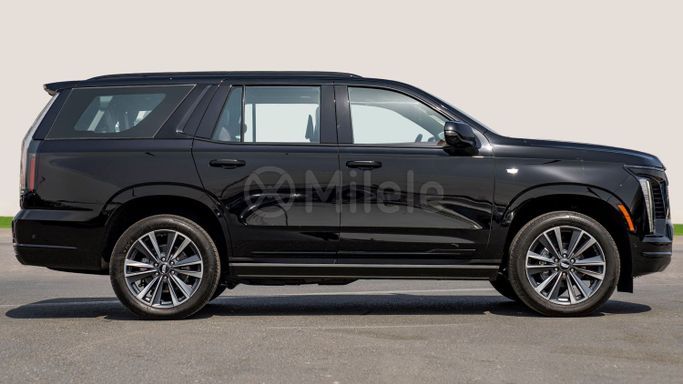 Новый Cadillac Escalade 600 V Рестайлинг, 6.2 л, 2025 в Дубае от Milele Черный цвет. Other | AUTO.AE