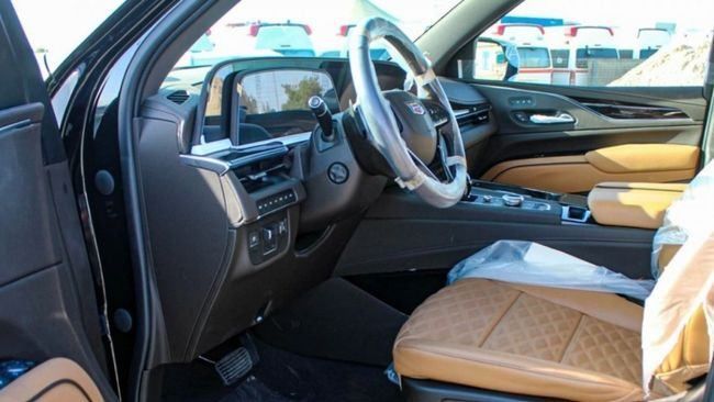 Новый Cadillac Escalade V, 6.2 л, 2022 в Дубае от Falcons GT Motors FZCO Черный цвет. GCC | AUTO.AE