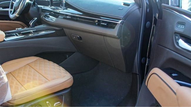 Новый Cadillac Escalade V, 6.2 л, 2022 в Дубае от Falcons GT Motors FZCO Черный цвет. GCC | AUTO.AE