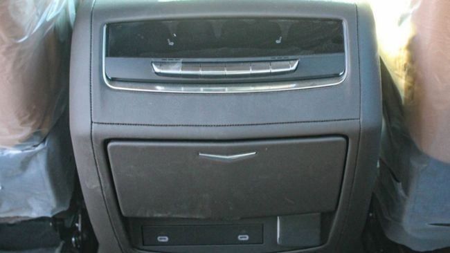 Новый Cadillac Escalade V, 6.2 л, 2022 в Дубае от Falcons GT Motors FZCO Черный цвет. GCC | AUTO.AE