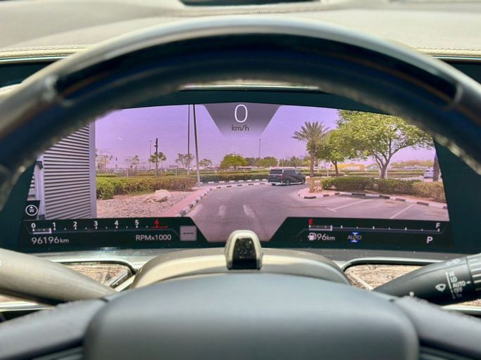 Подержанный Cadillac Escalade V, 6.2 л, 2023 в Дубае от Express Motors Черный цвет. Американская | AUTO.AE