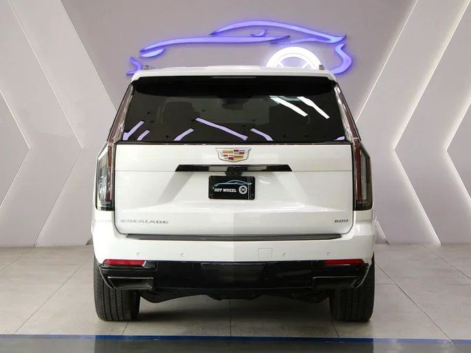 Новый Cadillac Escalade ESV V Рестайлинг, 6.2 л, 2025 в Дубае от Hot Wheel Used Motors Белый цвет. Other | AUTO.AE