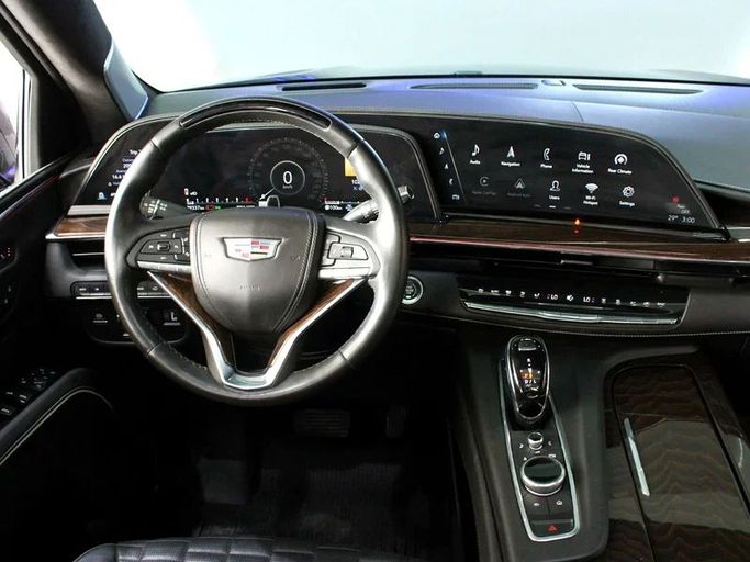 Подержанный Cadillac Escalade V, 6.2 л, 2023 в Дубае от Hot Wheel Used Motors Черный цвет. Other | AUTO.AE