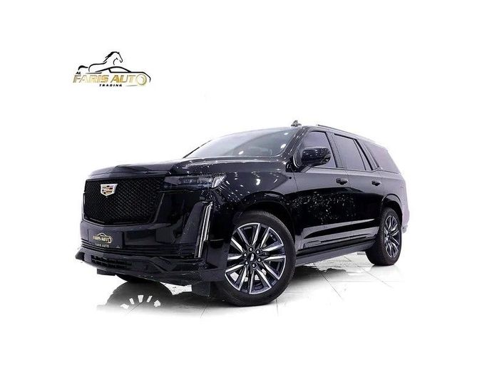 Подержанный Cadillac Escalade V, 6.2 л, 2022 в Дубае от Al Faris Motors Черный цвет. GCC | AUTO.AE