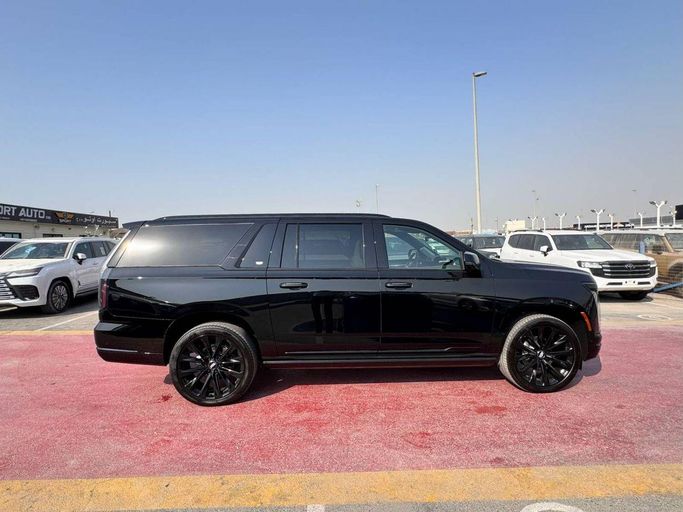 Новый Cadillac Escalade ESV V Рестайлинг, 6.2 л, 2025 в Дубае от Allied Motors Черный цвет. Other | AUTO.AE