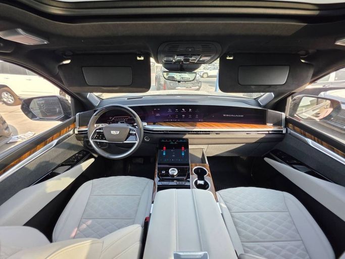 Новый Cadillac Escalade ESV V Рестайлинг, 6.2 л, 2025 в Дубае от Allied Motors Черный цвет. Other | AUTO.AE