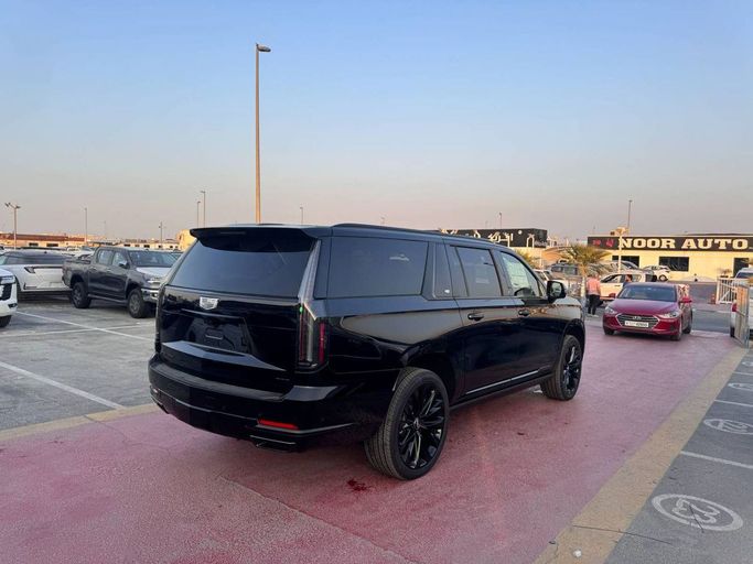 Новый Cadillac Escalade ESV V Рестайлинг, 6.2 л, 2025 в Дубае от Allied Motors Черный цвет. Other | AUTO.AE