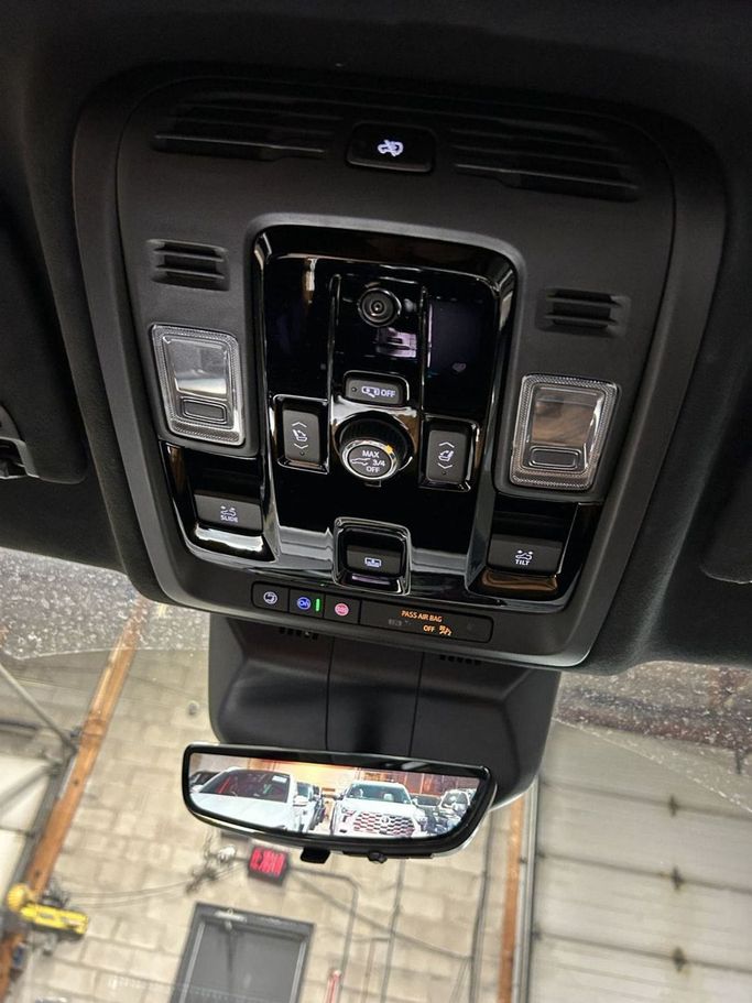 Новый Cadillac Escalade ESV V Рестайлинг, 6.2 л, 2025 в Дубае от Allied Motors Черный цвет. Other | AUTO.AE