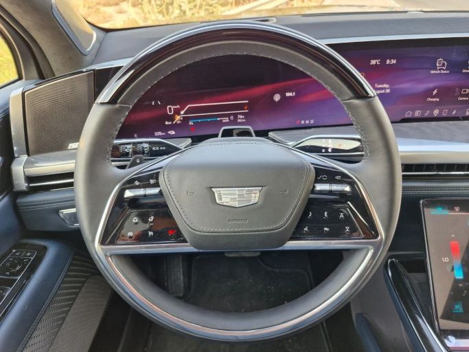 Новый Cadillac Escalade 600 V Рестайлинг, 6.2 л, 2025 в Дубае от Allied Motors Черный цвет. Other | AUTO.AE