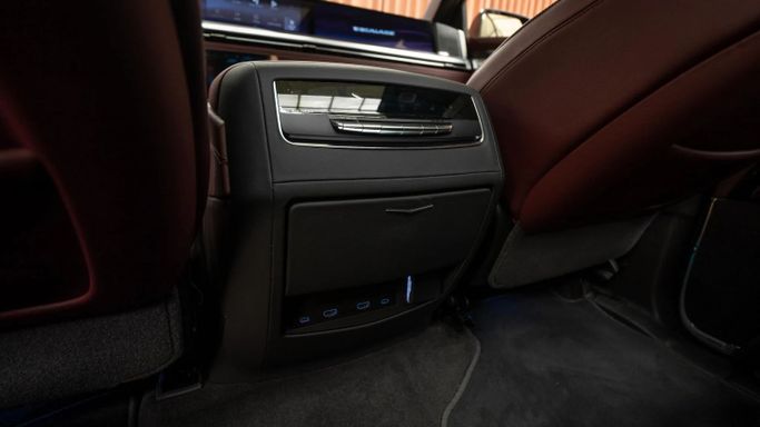 Новый Cadillac Escalade ESV V Рестайлинг, 6.2 л, 2025 в Дубае от Automobili Motors Черный цвет. GCC | AUTO.AE