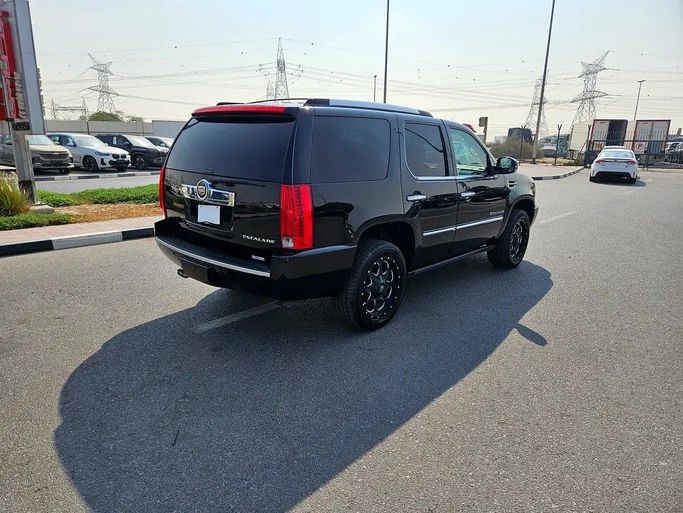 Подержанный Cadillac Escalade ESV III, 6.2 л, 2008 в Дубае от Irfan Motors Черный цвет. Японская | AUTO.AE