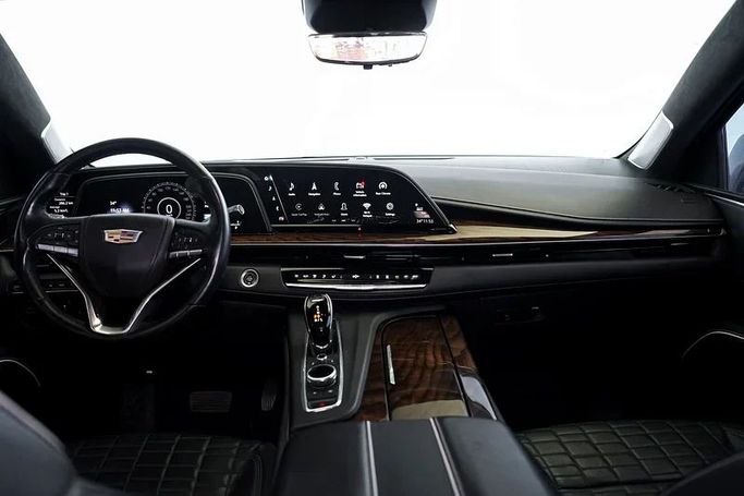 مستعملة Cadillac Escalade V, 6.2 l, 2021 في في دبي من Exotic Cars، اللون أسود. مواصفات الخليج | AUTO.AE