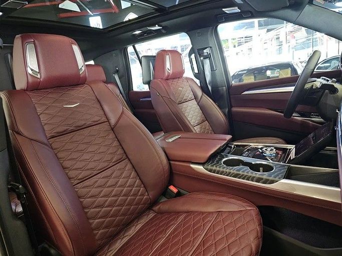 New Cadillac Escalade 600 V Facelift, 6.2 l, 2025 in Dubai by GE Motors, White color. GCC Specs | AUTO.AE