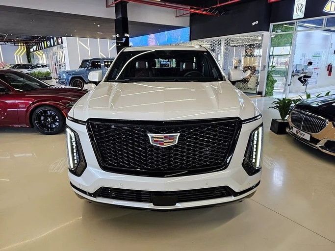 New Cadillac Escalade 600 V Facelift, 6.2 l, 2025 in Dubai by GE Motors, White color. GCC Specs | AUTO.AE