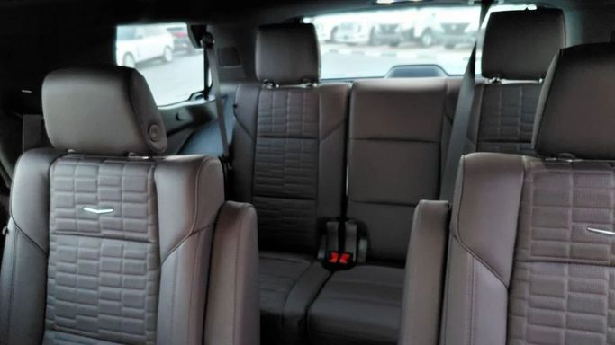 Новый Cadillac Escalade ESV V Рестайлинг, 6.2 л, 2024 в Дубае от World Center Motors FZE Черный цвет. GCC | AUTO.AE
