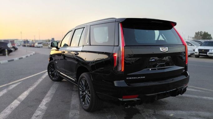 Новый Cadillac Escalade ESV V Рестайлинг, 6.2 л, 2024 в Дубае от World Center Motors FZE Черный цвет. GCC | AUTO.AE
