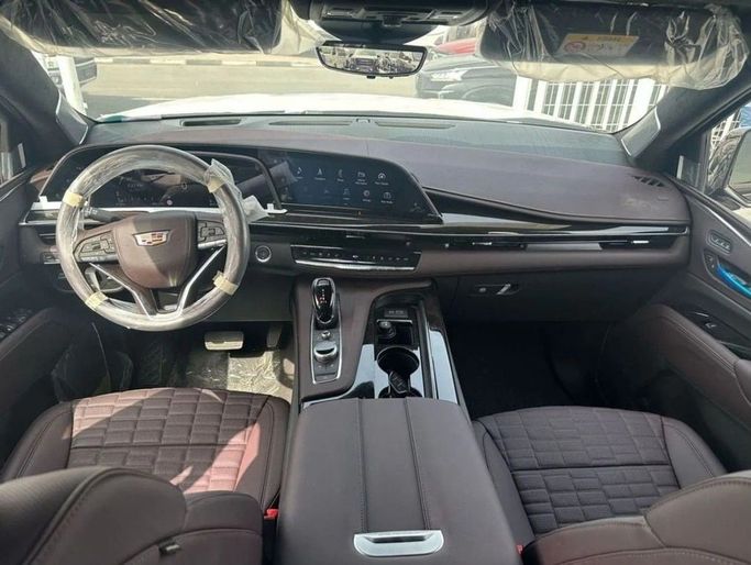 Новый Cadillac Escalade V, 6.2 л, 2024 в Дубае от World Center Motors FZE Черный цвет. GCC | AUTO.AE