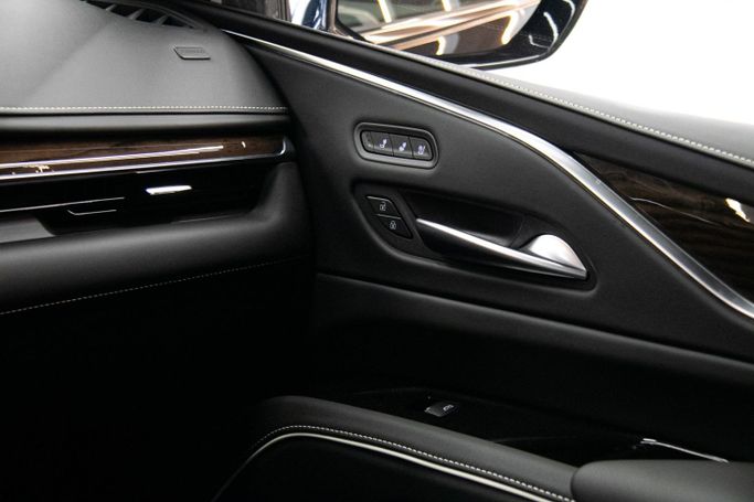 Новый Cadillac Escalade V, 6.2 л, 2023 в Дубае от Atlantic Motors FZCO Черный цвет.  | AUTO.AE