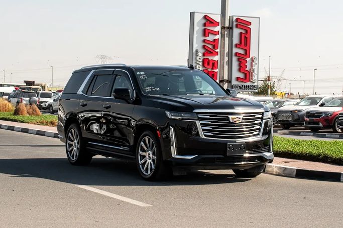 مستعملة Cadillac Escalade V, 6.2 l, 2023 في في دبي من CAR POINT FZE، اللون أسود. أخرى | AUTO.AE