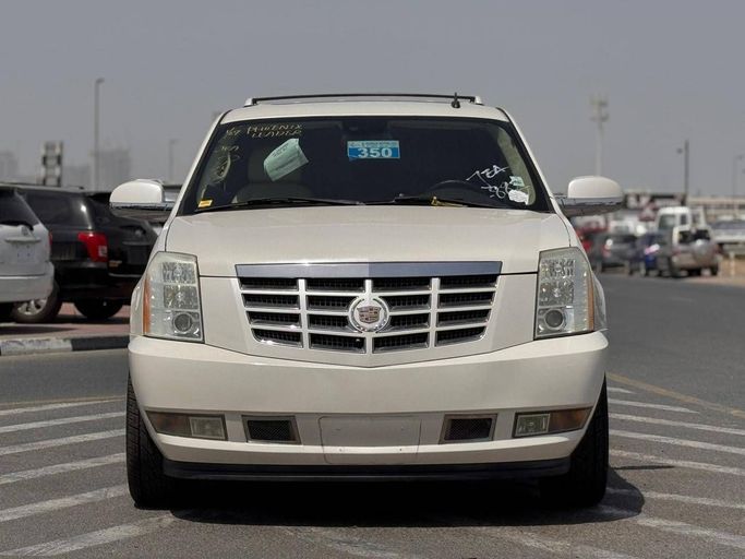Подержанный Cadillac Escalade III (GMT900), 6.2 л, 2010 в Дубае от AL HUSNAIN MOTORS FZE Белый цвет. Японская | AUTO.AE | Объявление #248151