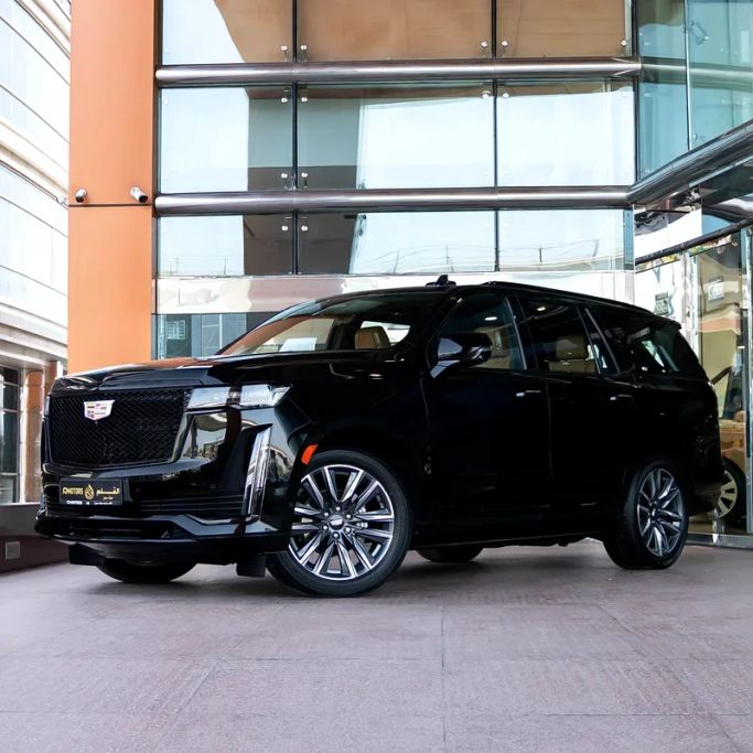 Подержанный Cadillac Escalade V (T1XX), 6.2 л, 2022 в Дубае от Q Motors Черный цвет. GCC | AUTO.AE | Объявление #263591