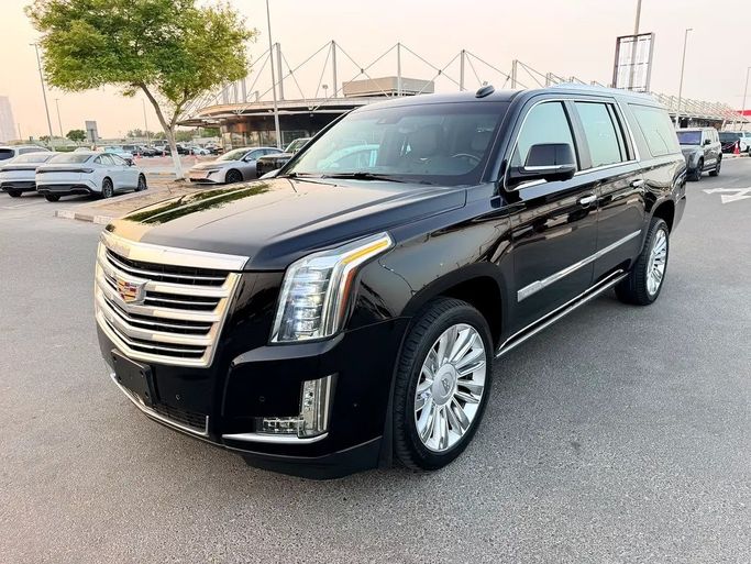 مستعملة ⁦Cadillac Escalade ESV رابعاً، 6.2 l، 2019⁩ في في الإمارات, دبي من First Choice Motors، اللون أسود. مواصفات الخليج | AUTO.AE | إعلان #286851