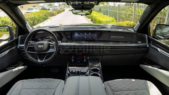 Новый Cadillac Escalade-V I Рестайлинг, 6.2 л, 2025 в Дубае от Milele Черный цвет. Other | AUTO.AE
