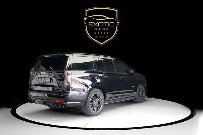 مستعملة Cadillac Escalade-V I, 6.2 l, 2023 في في دبي من Exotic Cars، اللون أسود. مواصفات الخليج | AUTO.AE
