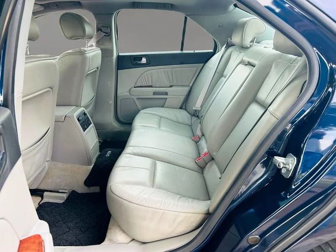 Подержанный Cadillac STS I, 3.6 л, 2006 в Дубае от Mirza Automobile FZE Черный цвет. Японская | AUTO.AE