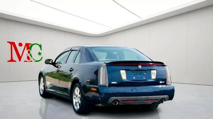 Подержанный Cadillac STS I, 3.6 л, 2006 в Дубае от Mirza Automobile FZE Черный цвет. Японская | AUTO.AE