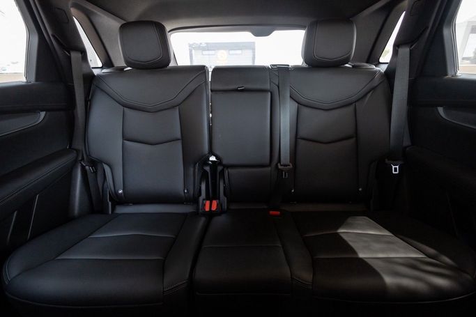 Подержанный Cadillac XT5 I Рестайлинг, 2.0 л, 2023 в Дубае от Linda Cars Черный цвет. GCC | AUTO.AE