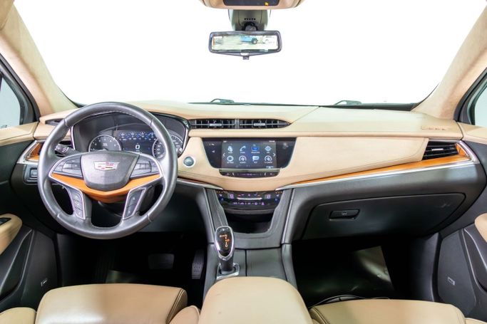 Подержанный Cadillac XT5 I, 3.6 л, 2017 в Дубае от The Car Superstore Черный цвет. GCC | AUTO.AE