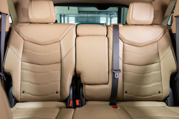 Подержанный Cadillac XT5 I, 3.6 л, 2017 в Дубае от The Car Superstore Черный цвет. GCC | AUTO.AE